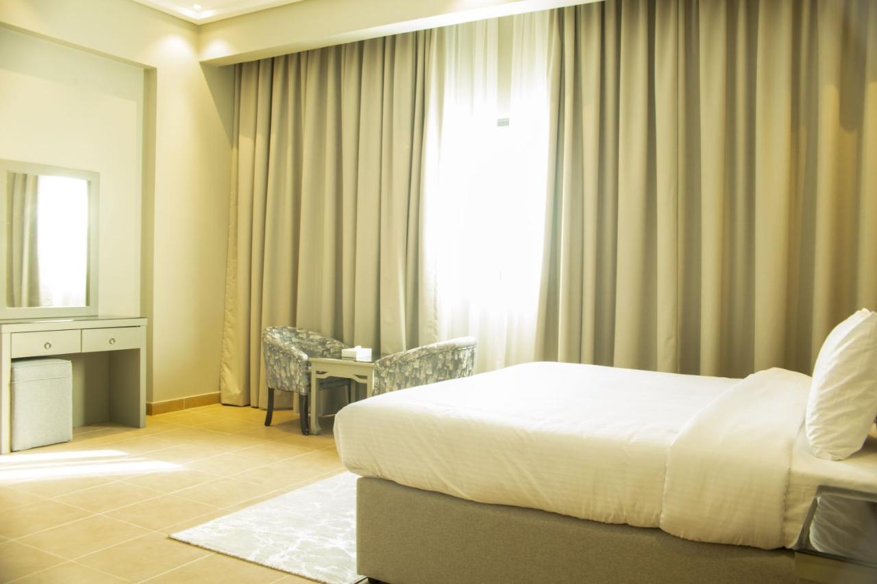 Infinity Tower Suites Wll Manama Exterior foto