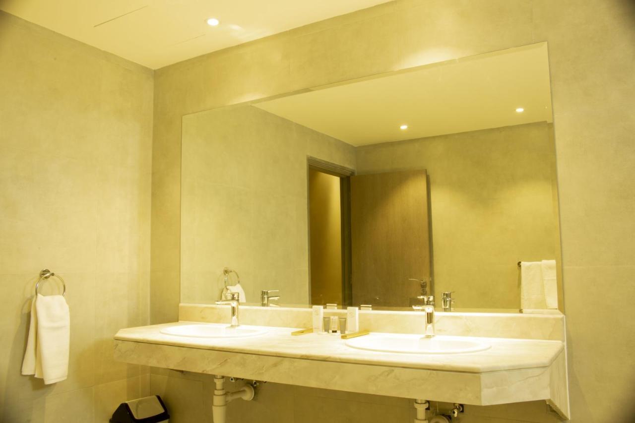 Infinity Tower Suites Wll Manama Exterior foto